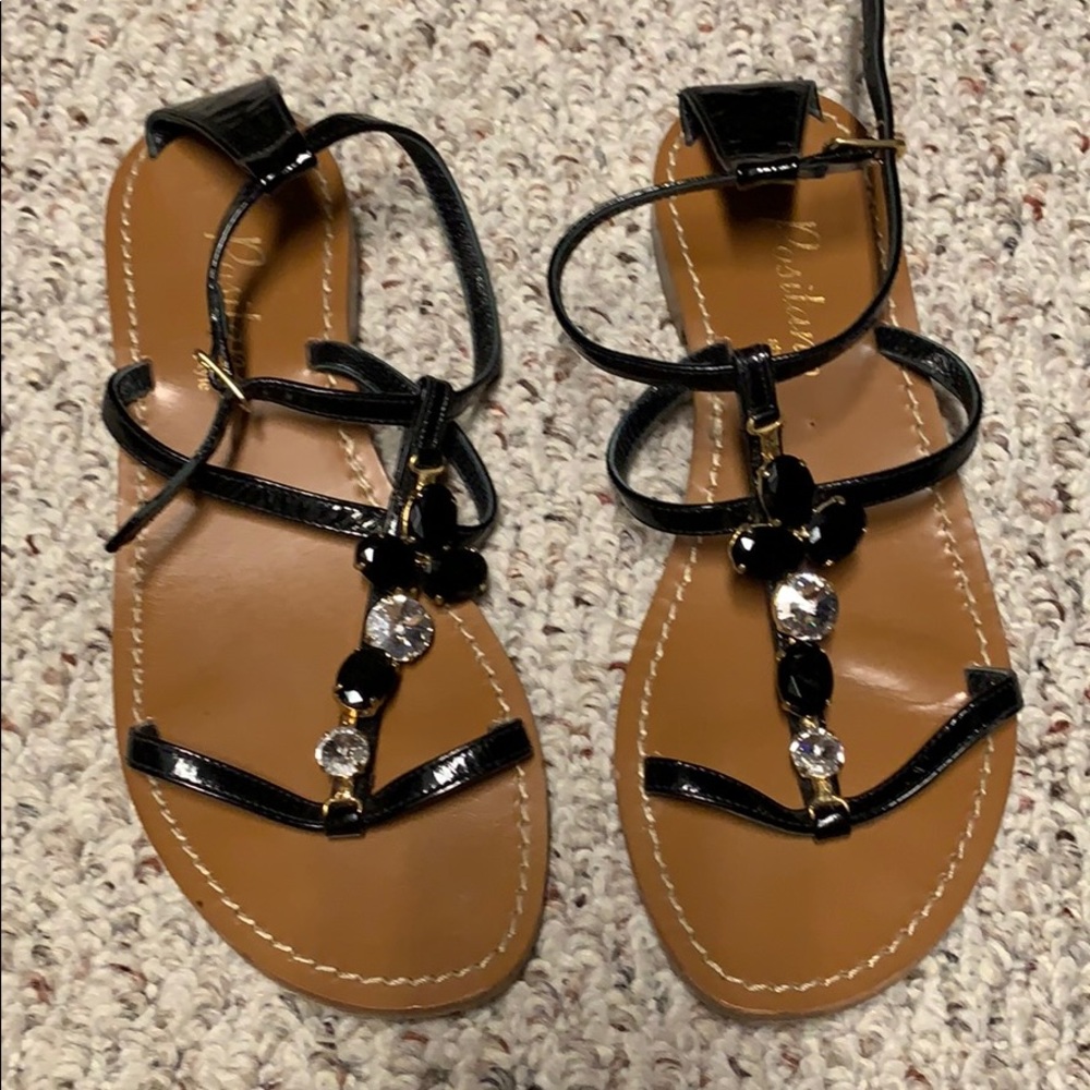 Black flat sandals with stones
